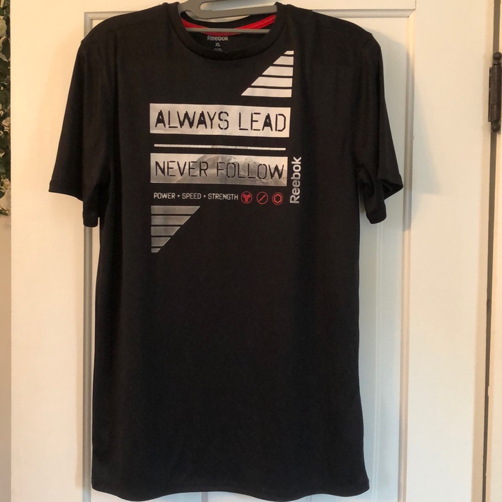 Reebok XL Athletic Sport Shirt